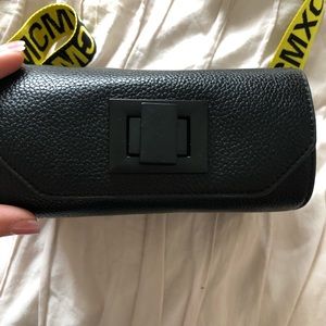 Steve Madden Bkween Black Crossbody 